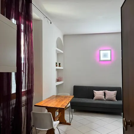 Apartment Navigli Metro4-tram2-naviglio Grande *